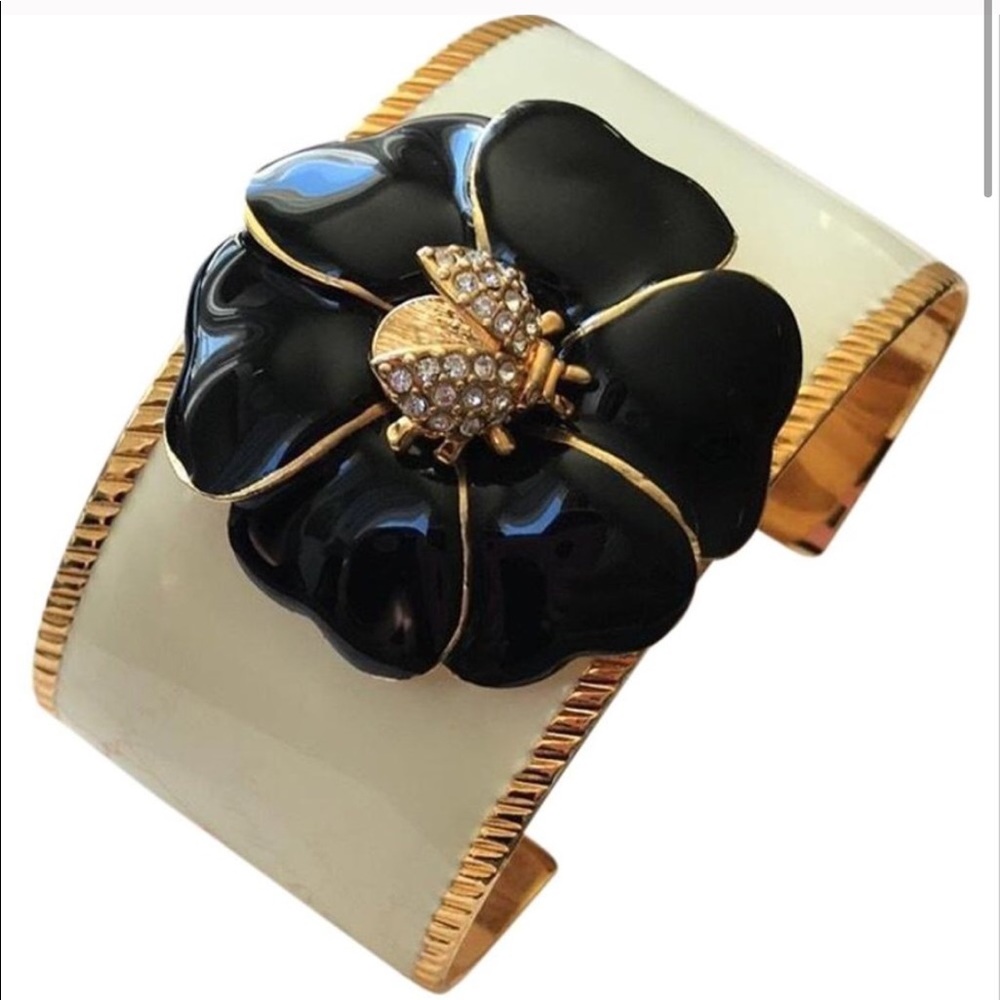 Stella & Dot | Gorgeous🐞Vintage Inspired Kelly Ladybug Cuff - Picture 2 of 8